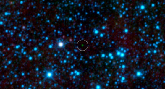Den gröna cirkeln ringar in en stjärna på 25 gr C! Foto: NASA/WISE