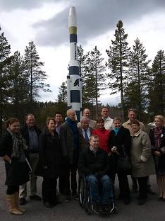 Riksdagsmän- och kvinnor på plat - på Esrange. Foto: Riksdagens Rymdnätverk