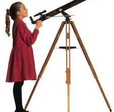 Unga ögon riktas gärna mot gammalt universum.