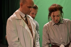 Andreas Liljeholm (Otto) och Linda Lönnerfeldt (Lise), läser manus.