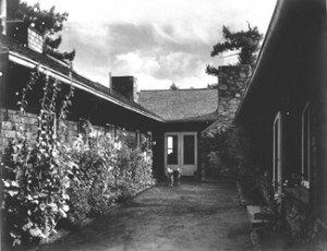 Klostret 1908 med jycke...
