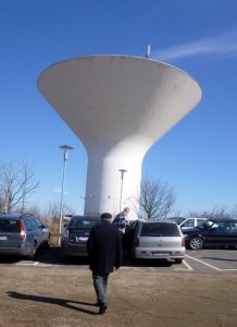 Vår nya parkeringsplats nyttjades till bristningsgränsen. Ännu har inte P Malmö upptäckt oss!
