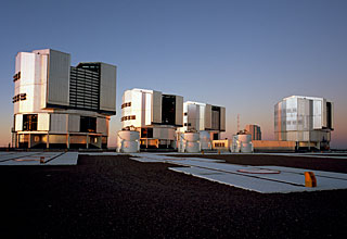 ESO:s VLT-maskiner. Bildkälla: ESO/H.H.Heyer