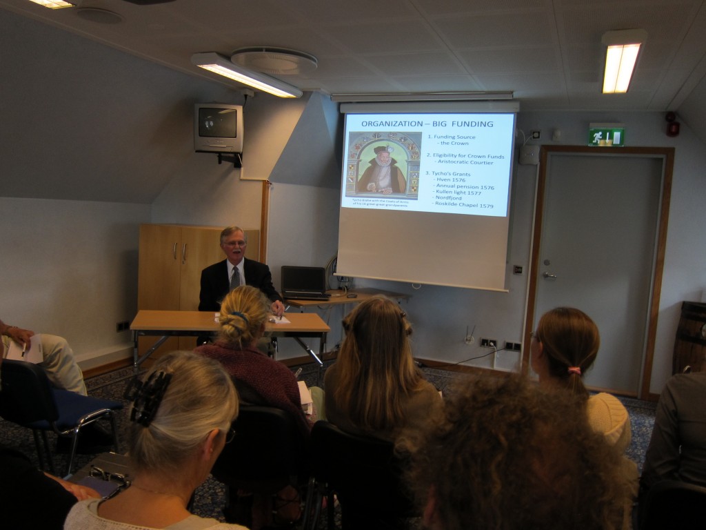 Prof Christianson föreläste för ett vetgirigt auditorium.