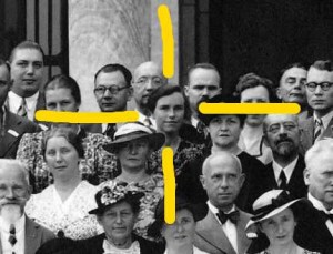 Frida fångad på bild på astronomisk kongress på 1930-talet.