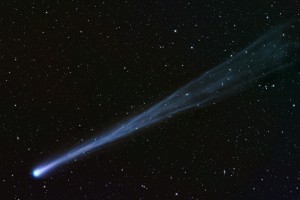 ISON krängde plötsligt till... och 16 november kunde den tyske amatören Waldemar Skorupa plåta kometen från Kahler Asten. Bilden finns även på spaceweather.com