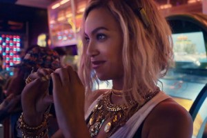Beyoncé exploterar på nya cd:n... Bildkälla: Beyoncé