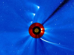 ISON-komeren överlevde inte rundan runt solen. Bildkälla: NASA/SOHO