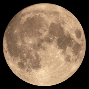 1200px-Supermoon_Nov-14-2016-minneapolis[1]