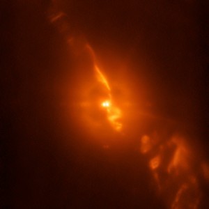 R Aquarii peculiar stellar relationship captured by SPHERE