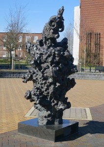 Astrofabel_av_Henrik_B_Andersen,_skulptur_i_Malmö