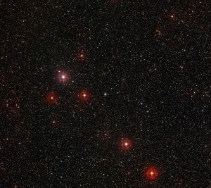 Ground-based view of the sky around the galaxy ESO 495-21